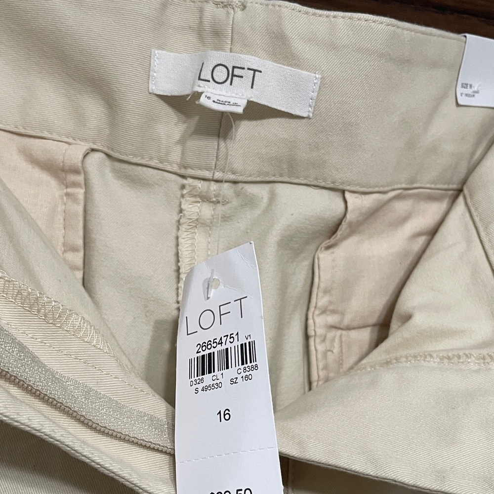 LOFT Riviera Women's Cream Cargo Shorts - Picture 3 of 4
